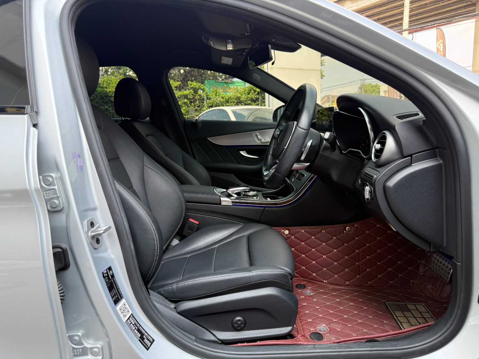 Mercedes-Benz C 300 e มือสอง
