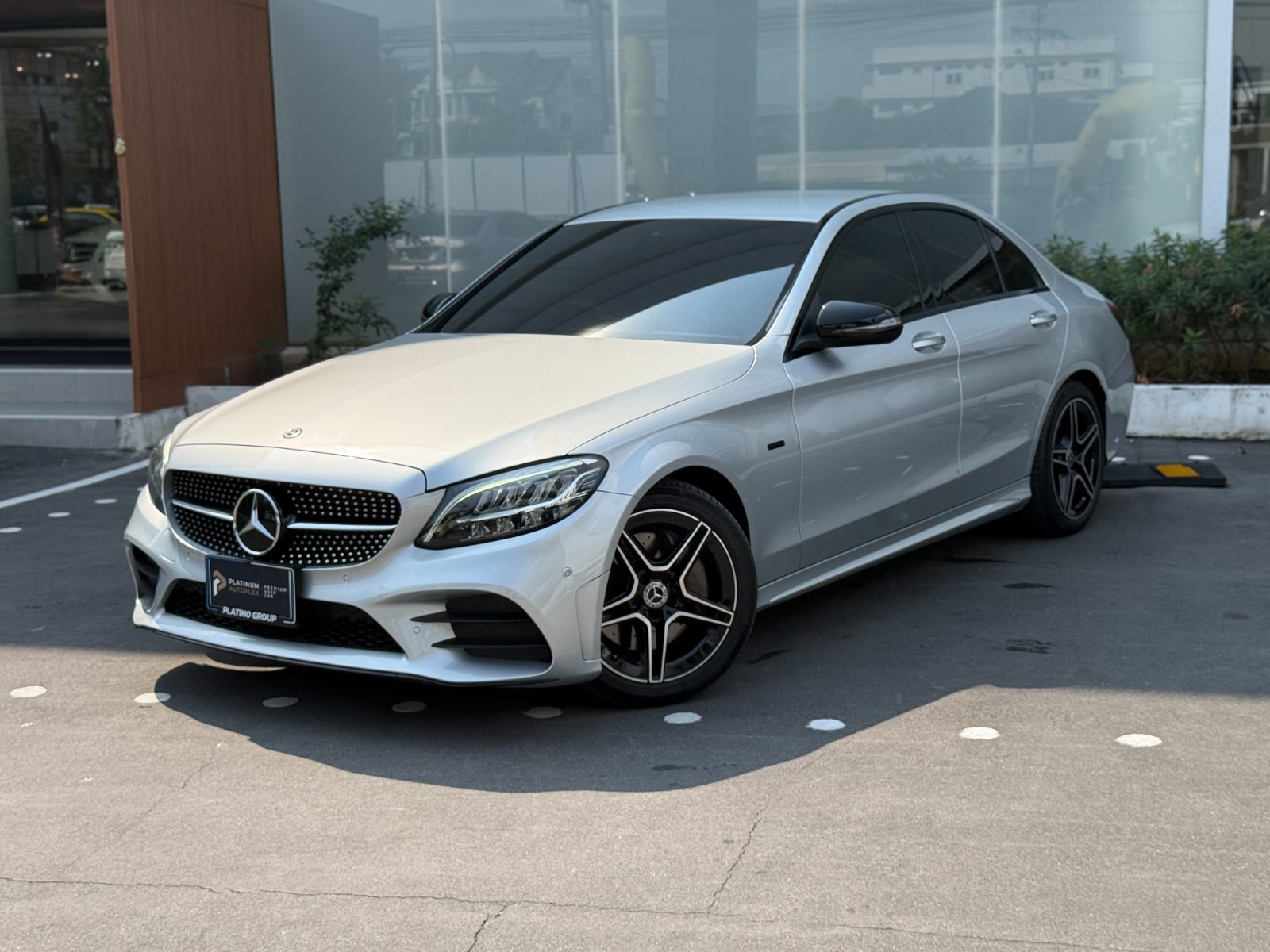 Mercedes-Benz C 300 e มือสอง