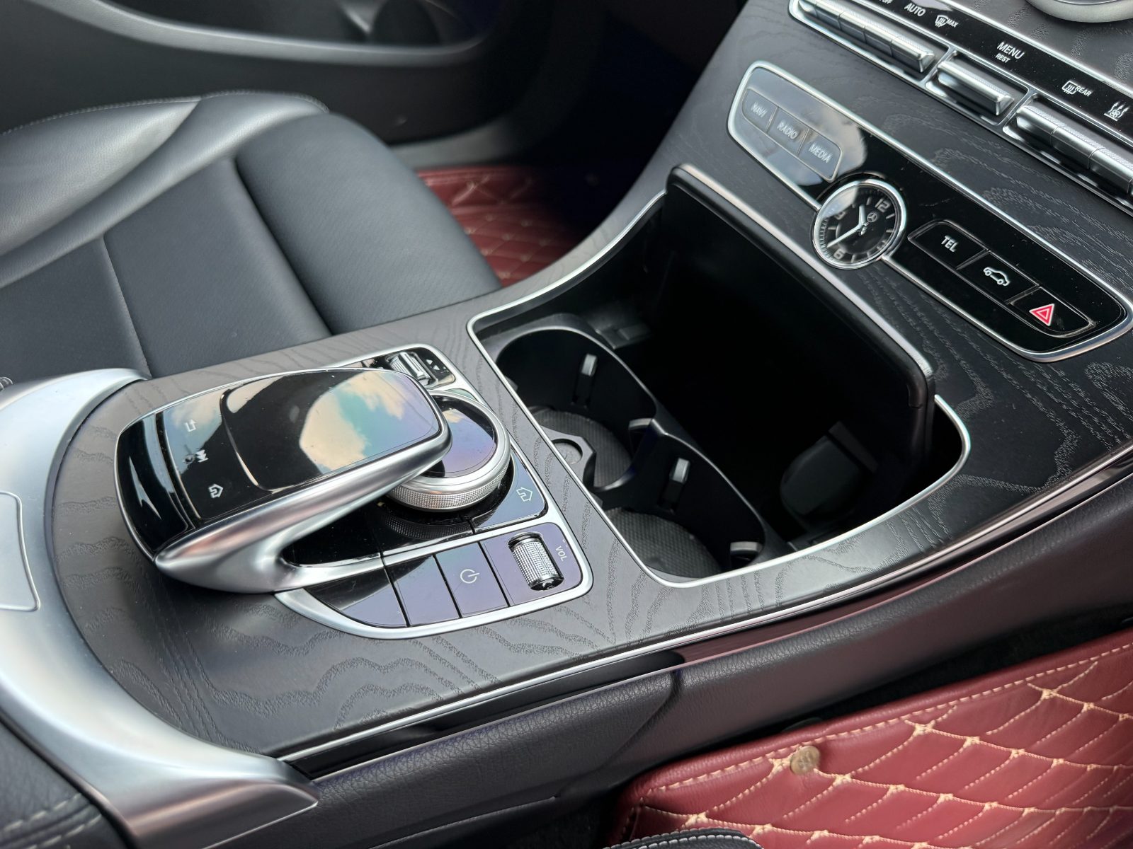 Mercedes-Benz C 300 e มือสอง