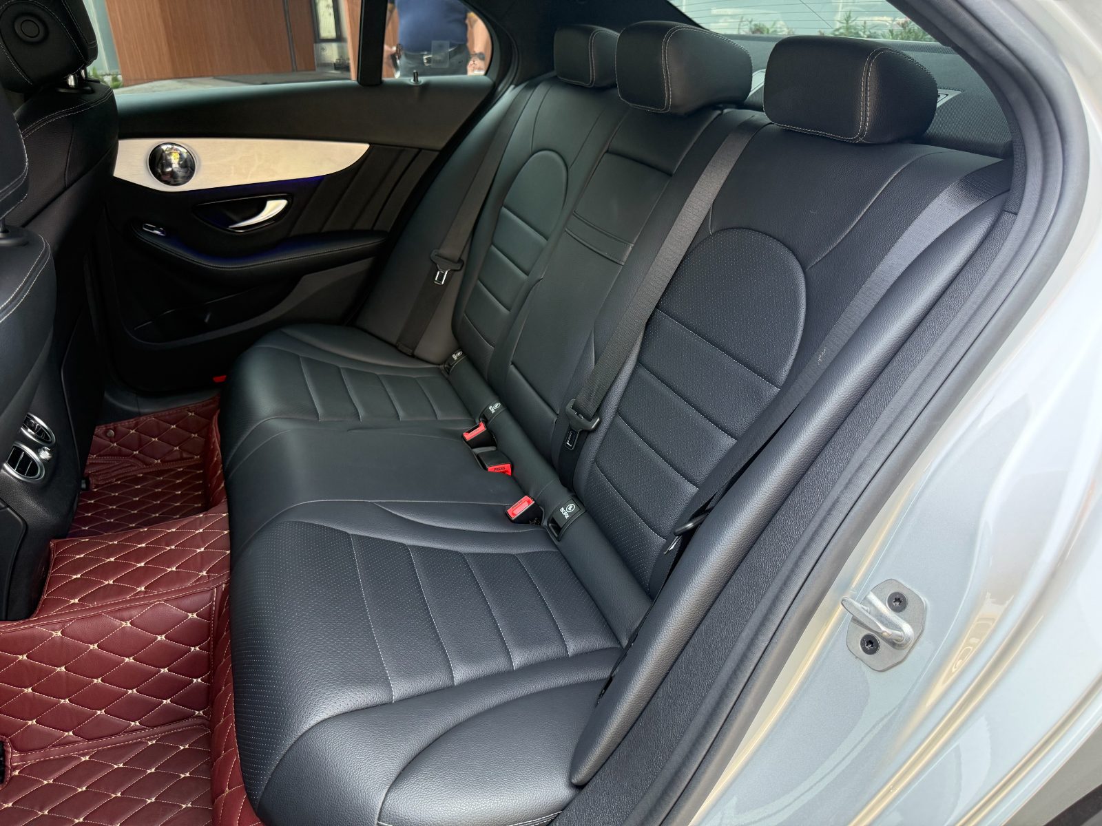 Mercedes-Benz C 300 e มือสอง
