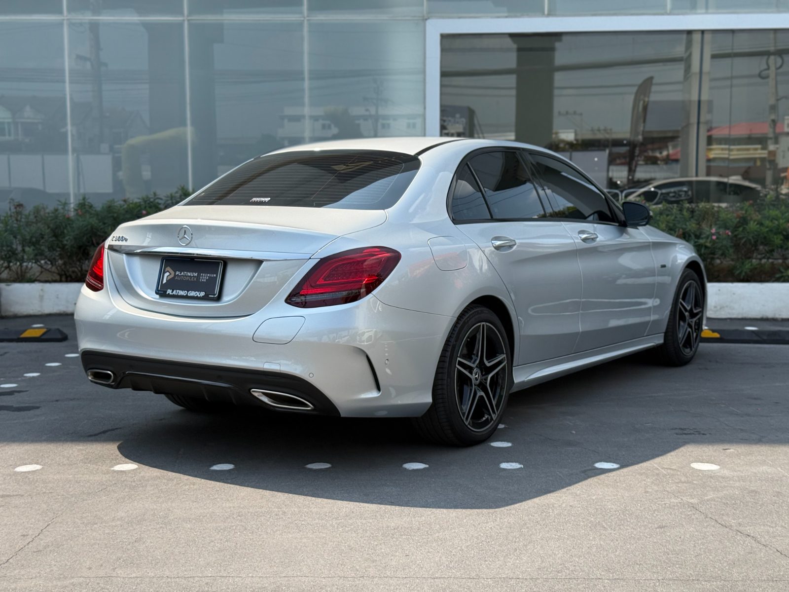 Mercedes-Benz C 300 e มือสอง