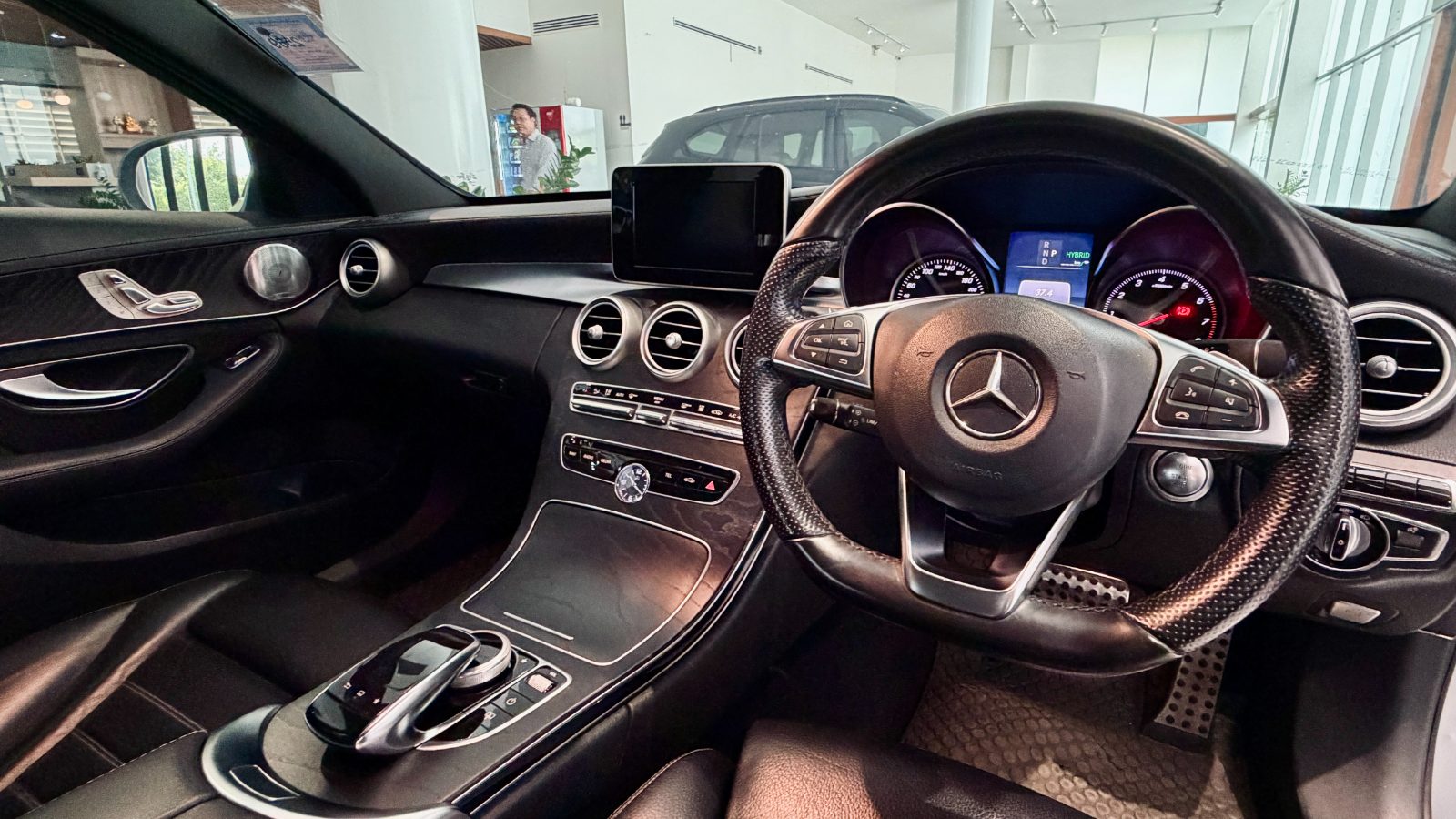 Mercedes-Benz C350e มือสอง
