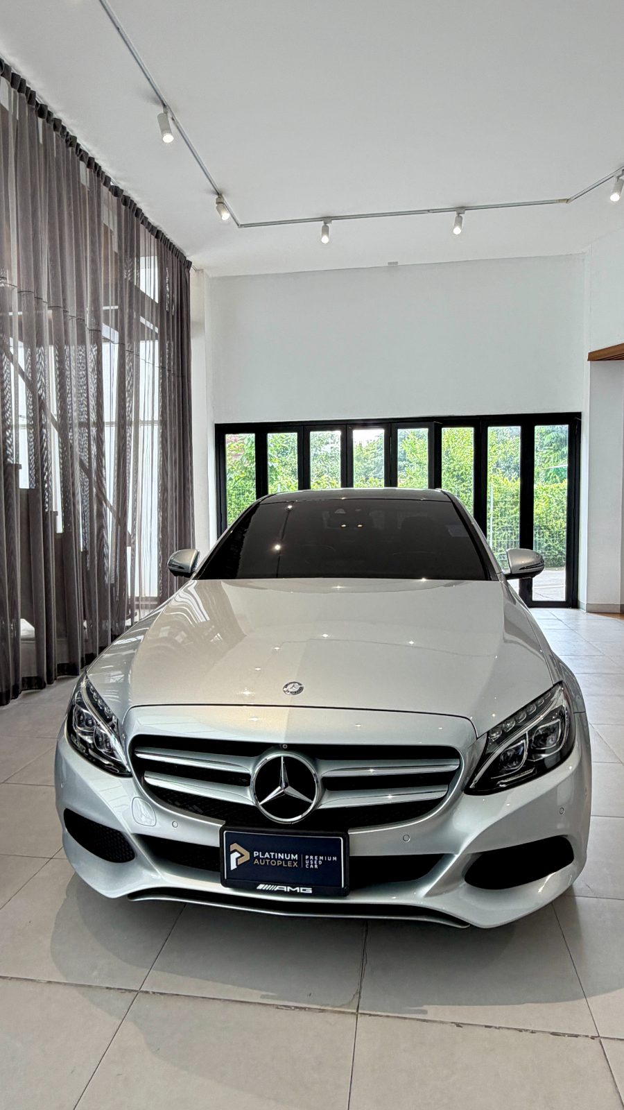 Mercedes-Benz C350e มือสอง