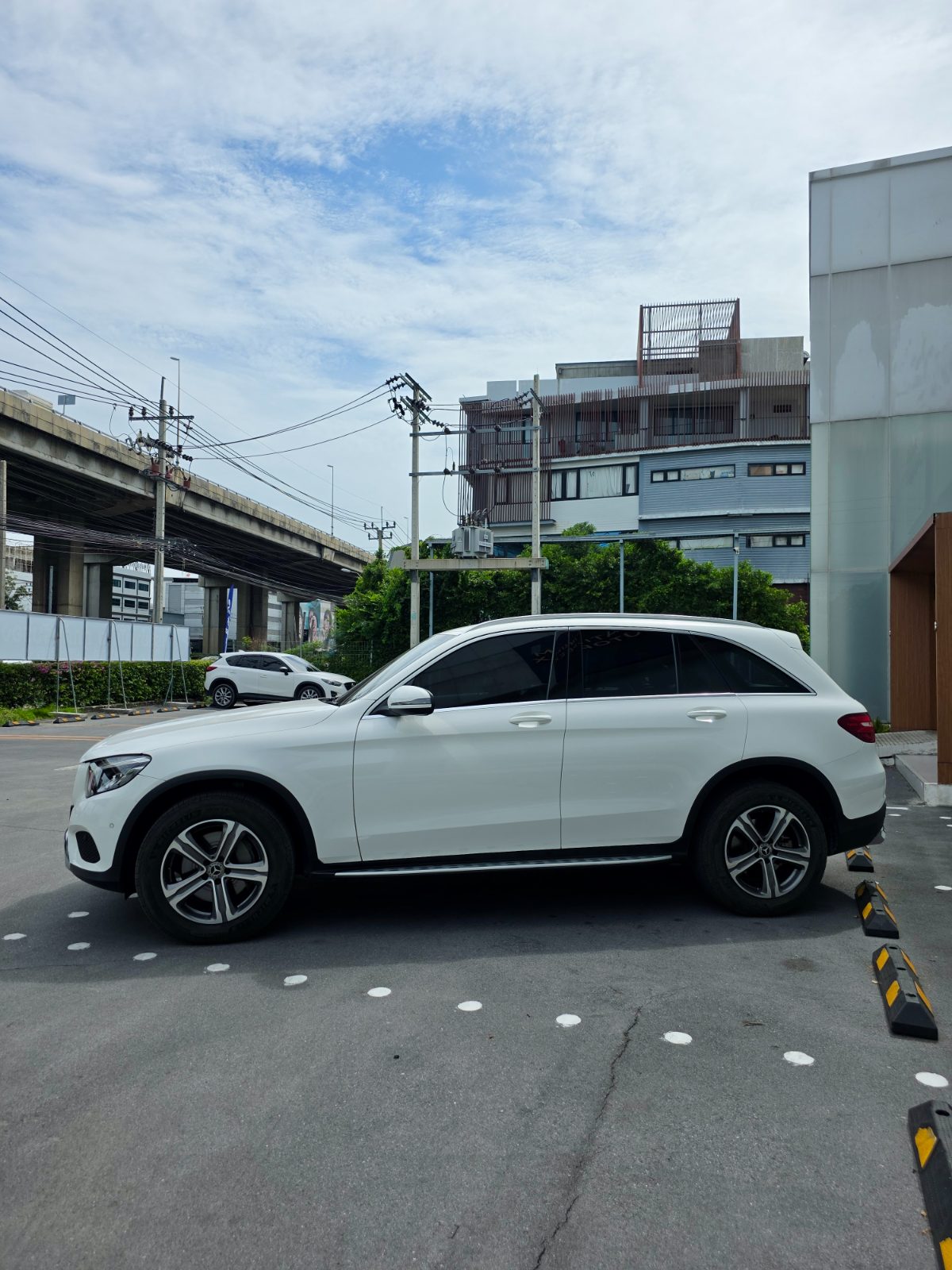 Mercedes-Benz GLC 220d 4MATIC มือสอง