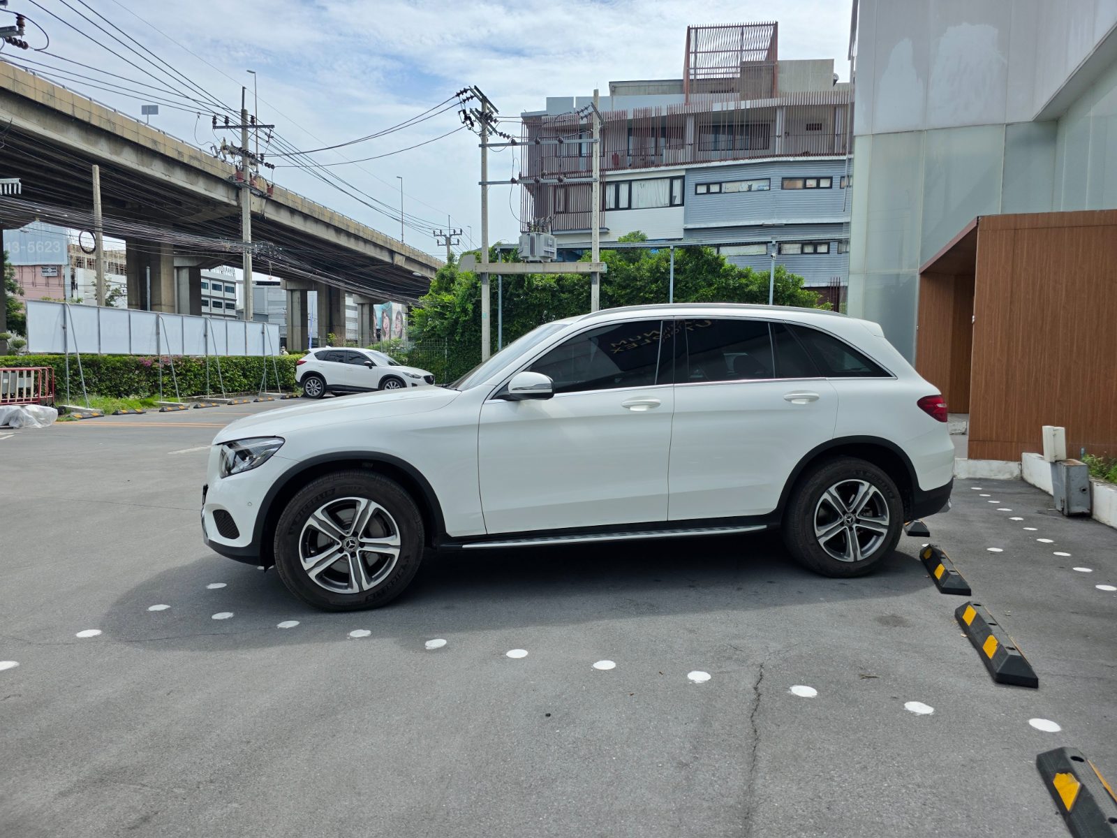 Mercedes-Benz GLC 220d 4MATIC มือสอง