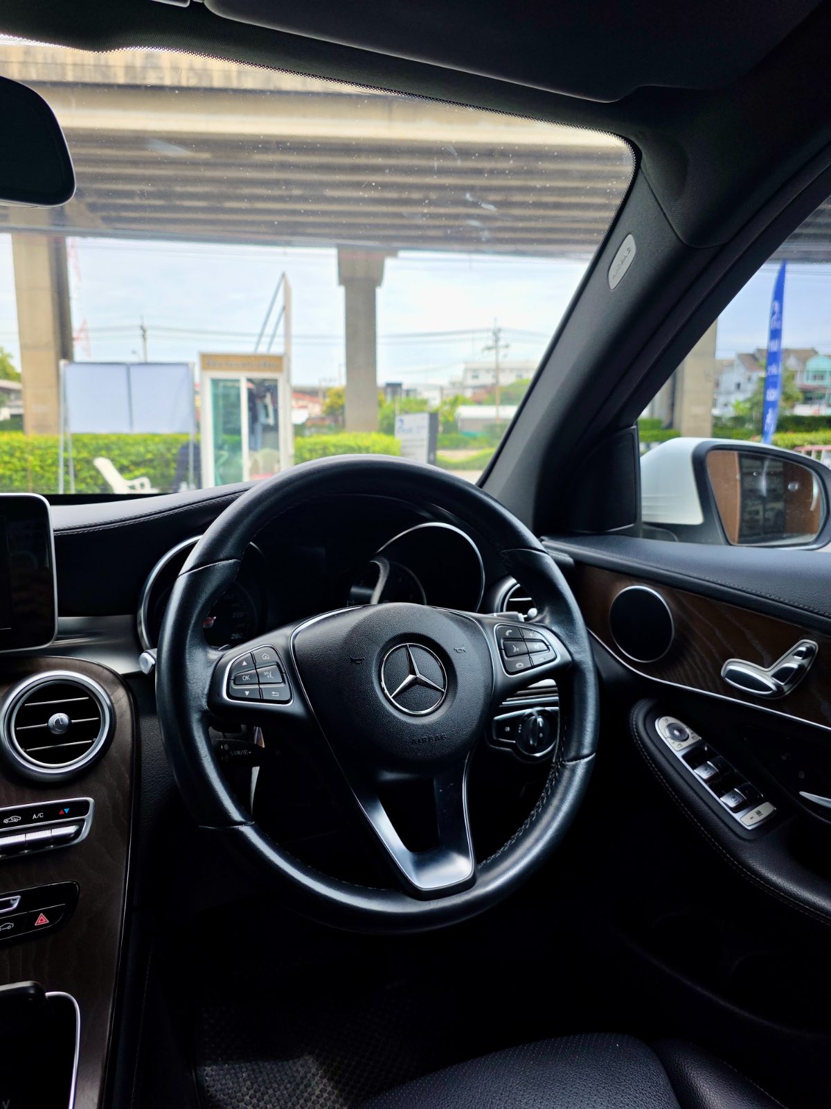 Mercedes-Benz GLC 220d 4MATIC มือสอง