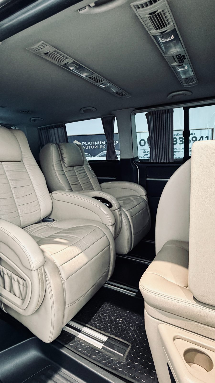 รถยนต์ Volkswagen Caravelle Minorchange 2 มือสอง