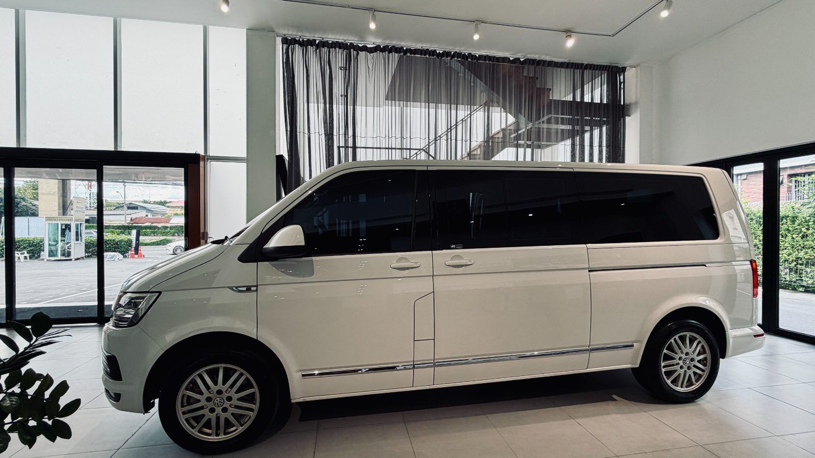 รถยนต์ Volkswagen Caravelle Minorchange 2 มือสอง